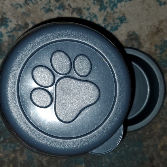 New Petsmart Replenish 2 lb. Gravity Feeder Dog/Cat - Picture 3 of 6